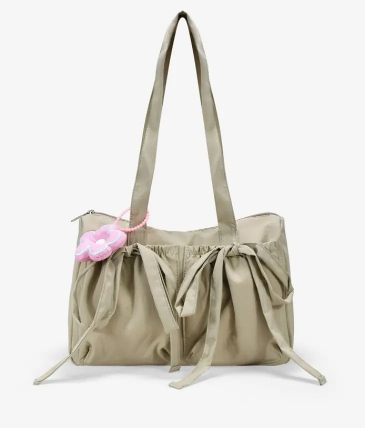 Best Bosanova Bolso de hombro beige en nailon con charms