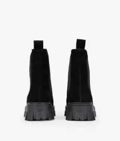 Fashion Bosanova Botines chelsea negros en piel serraje suela track