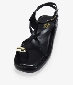 New Bosanova Sandalias de dedo negras con anillo metálico y plataforma