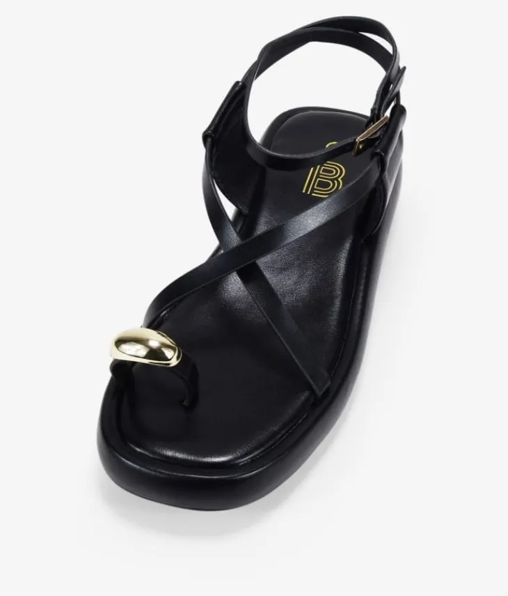 New Bosanova Sandalias de dedo negras con anillo metálico y plataforma