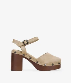 Outlet Bosanova Zuecos de tacón beige con suela de madera