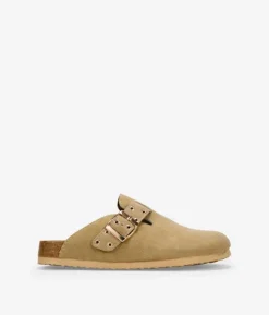 Sale Bosanova Zuecos planos beige con hebilla y tachas
